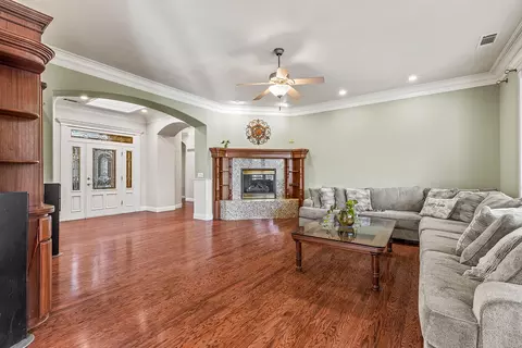 Living - 13454 Tierra Heights Rd, Redding, CA 96003 photo 1 of 9
