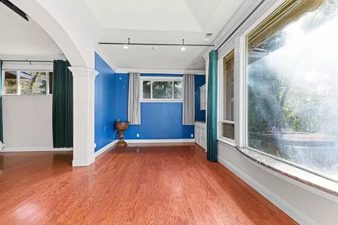 Living - 13454 Tierra Heights Rd, Redding, CA 96003 photo 8 of 9