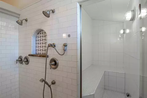 Bath - 13454 Tierra Heights Rd, Redding, CA 96003 photo 3 of 8