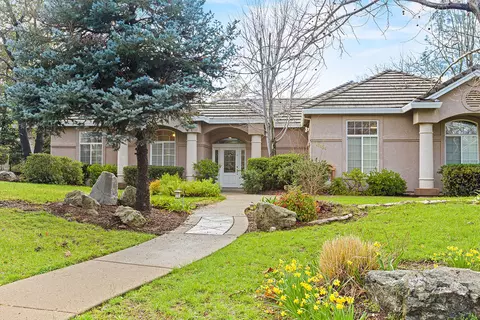 Exterior - 13454 Tierra Heights Rd, Redding, CA 96003 photo 8 of 10