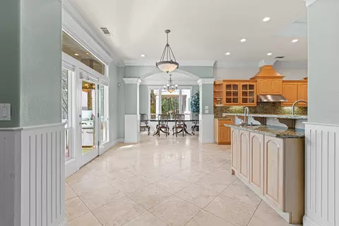 Entry Way - 13454 Tierra Heights Rd, Redding, CA 96003 photo 4 of 7