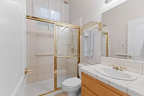 Bath - 13454 Tierra Heights Rd, Redding, CA 96003 photo 8 of 8
