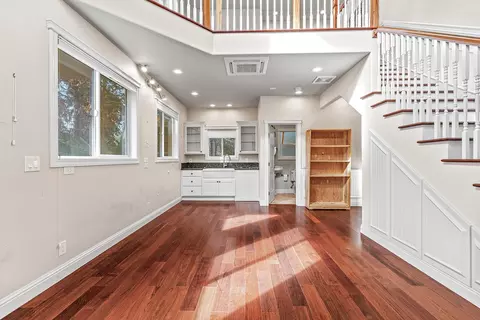 Living - 13454 Tierra Heights Rd, Redding, CA 96003 photo 4 of 9