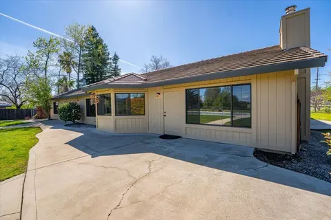 Exterior - 16946 Campo Calle, Redding, CA 96001 photo 6 of 46