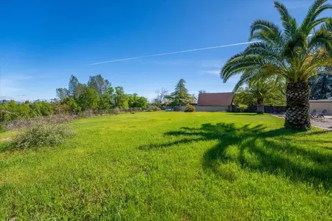 Exterior - 16946 Campo Calle, Redding, CA 96001 photo 13 of 46