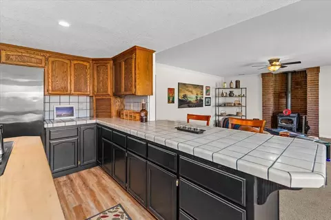 Kitchen - 16946 Campo Calle, Redding, CA 96001 photo 9 of 10