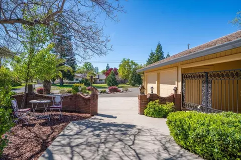 Exterior - 16946 Campo Calle, Redding, CA 96001 photo 38 of 46