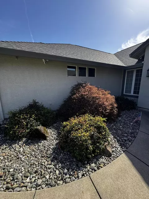 4660 Yellowstone Dr, Redding, CA 96002 photo 3