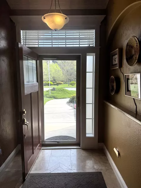 4660 Yellowstone Dr, Redding, CA 96002 photo 7