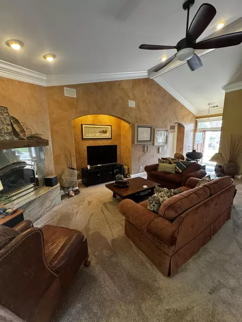 4660 Yellowstone Dr, Redding, CA 96002 photo 11