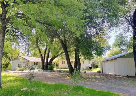 15833 Tadpole Creek Ln, Redding, CA 96001