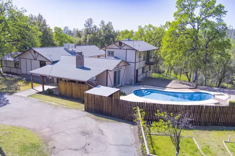 16588 Stanislaus Dr, Redding, CA 96001