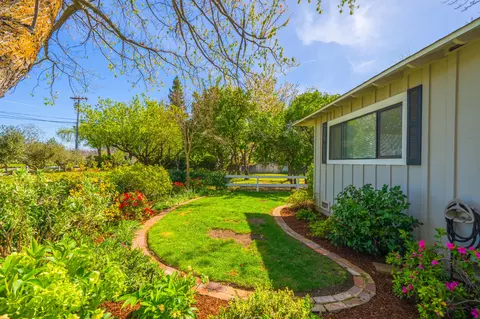 Exterior - 22145 Gilmore Ranch Rd, Red Bluff, CA 96080 photo 4 of 27