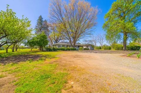 Exterior - 22145 Gilmore Ranch Rd, Red Bluff, CA 96080 photo 23 of 27