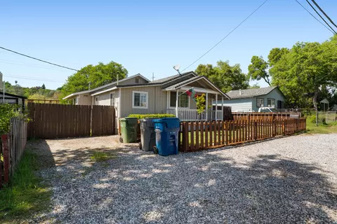 3236 Veda St, Redding, CA 96001 photo 3