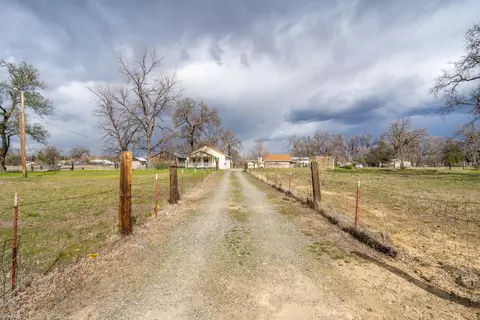 5995 Bellevue Ln, Anderson, CA 96007