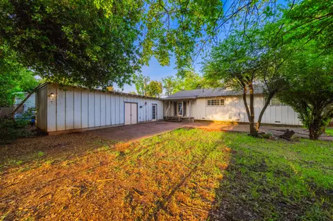 Exterior - 3082 Lawrence Rd, Redding, CA 96002 photo 4 of 4
