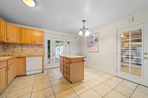 Kitchen - 3082 Lawrence Rd, Redding, CA 96002 photo 2 of 2