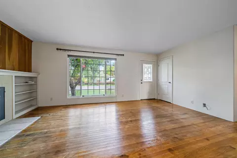 Living - 3082 Lawrence Rd, Redding, CA 96002 photo 2 of 2