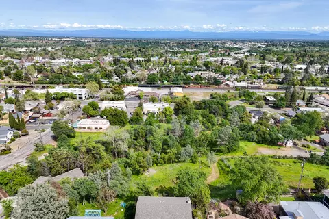 2330 West St, Redding, CA 96001 photo 16