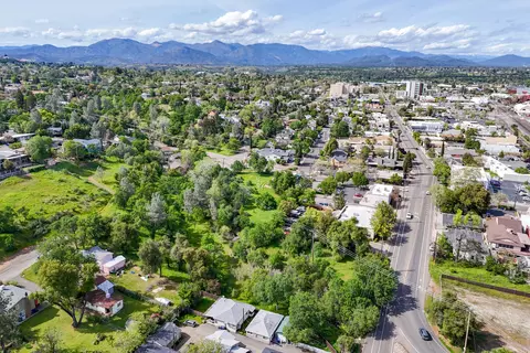2330 West St, Redding, CA 96001 photo 8