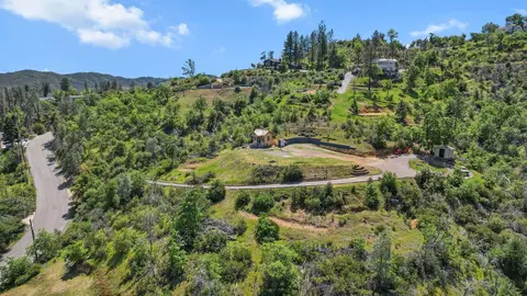 15938 Highland Cir, Redding, CA 96001