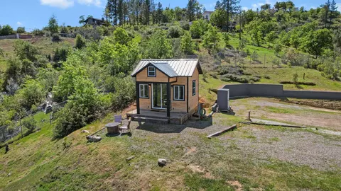 15938 Highland Cir, Redding, CA 96001 photo 2