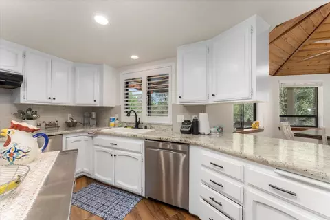 1830 Wasatch Ct, Redding, CA 96001 photo 14
