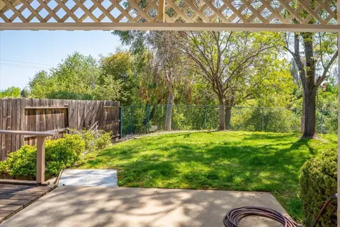 Exterior - 2771 Dawnridge Dr, Redding, CA 96001 photo 4 of 7