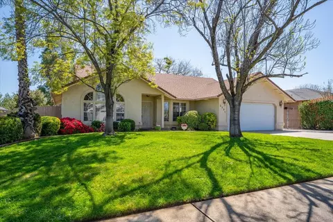 Exterior - 2771 Dawnridge Dr, Redding, CA 96001 photo 2 of 7