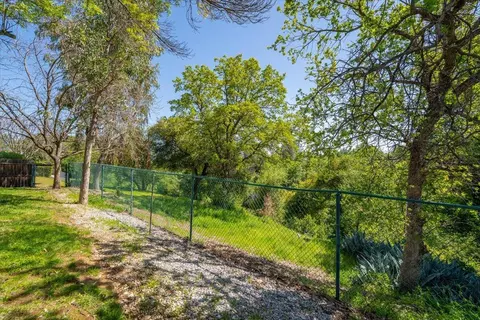 Exterior - 2771 Dawnridge Dr, Redding, CA 96001 photo 7 of 7