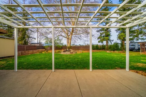 19518 Medo Vale Ln, Redding, CA 96002 photo 24