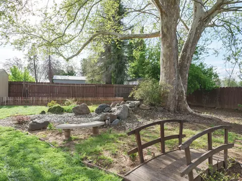 19518 Medo Vale Ln, Redding, CA 96002 photo 33