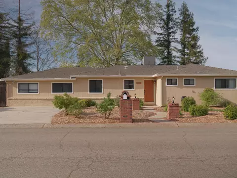 19518 Medo Vale Ln, Redding, CA 96002 photo 3