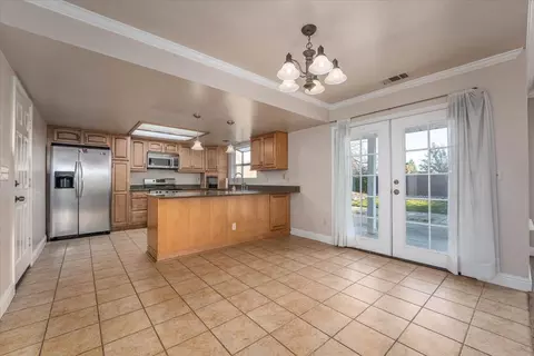 927 Partridge Dr, Redding, CA 96003 photo 8