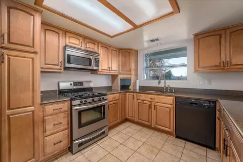 927 Partridge Dr, Redding, CA 96003 photo 9