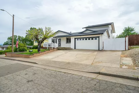 3525 Elizabeth Way, Redding, CA 96001