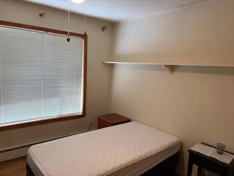 Bedroom - 37061 Park Ave, Burney, CA 96013 photo 2 of 2