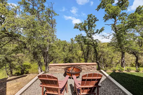 Exterior - 22568 Rio Robles Dr, Red Bluff, CA 96080 photo 4 of 8