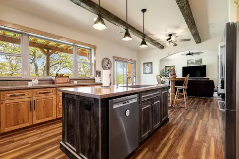 Kitchen - 22568 Rio Robles Dr, Red Bluff, CA 96080 photo 2 of 5