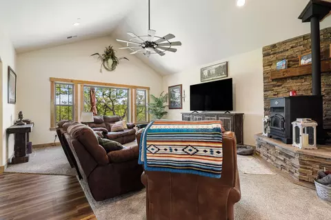 Living - 22568 Rio Robles Dr, Red Bluff, CA 96080 photo 3 of 3