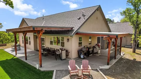 Exterior - 22568 Rio Robles Dr, Red Bluff, CA 96080 photo 3 of 8