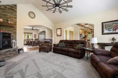 Living - 22568 Rio Robles Dr, Red Bluff, CA 96080 photo 2 of 3
