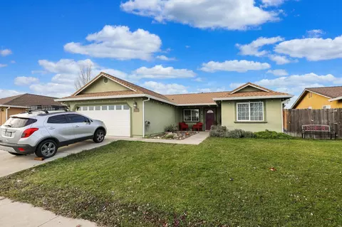 740 Larie Ln, Red Bluff, CA 96080