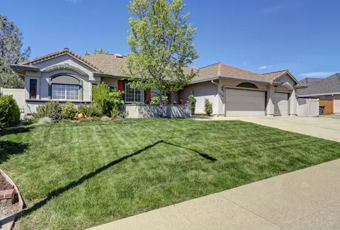 2210 Drexel Way, Redding, CA 96001 photo 3