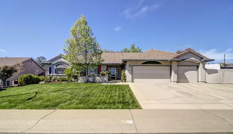 2210 Drexel Way, Redding, CA 96001