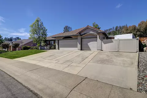 2210 Drexel Way, Redding, CA 96001 photo 2