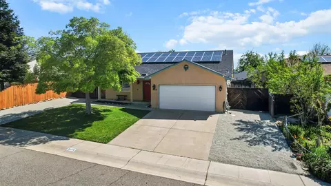 16771 Cape Cod Dr, Redding, CA 96003