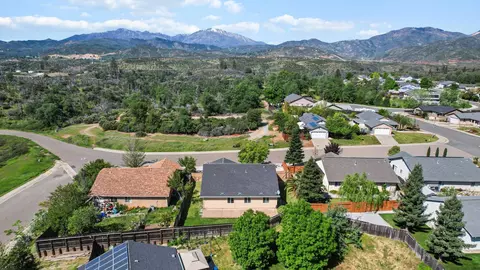 16771 Cape Cod Dr, Redding, CA 96003 photo 9