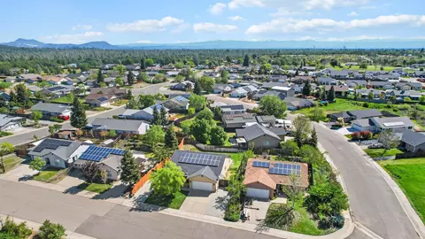 16771 Cape Cod Dr, Redding, CA 96003 photo 12